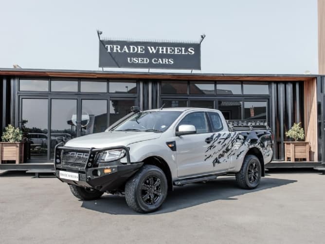 Ford Ranger 3.2TDCi XLS 4x4 Auto Super Cab - Image 1